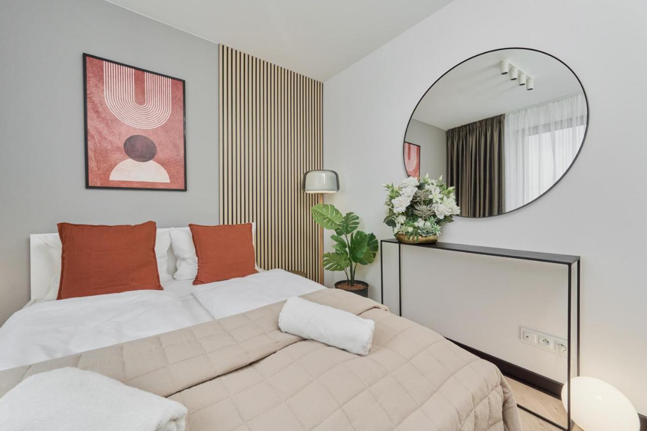 Wroclavia Apartments Dyrekcyjna By Noclegi Renters فروتسواف المظهر الخارجي الصورة
