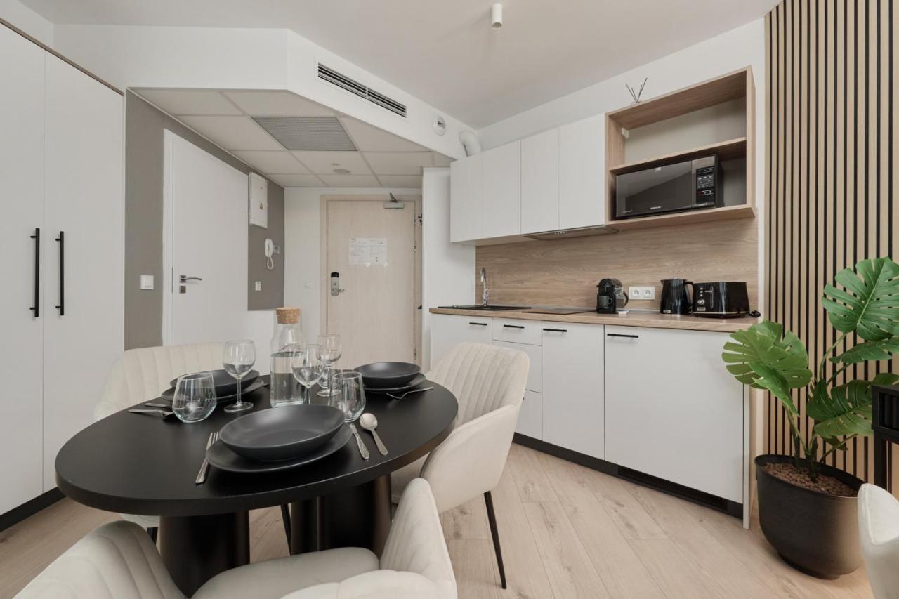 Wroclavia Apartments Dyrekcyjna By Noclegi Renters فروتسواف المظهر الخارجي الصورة