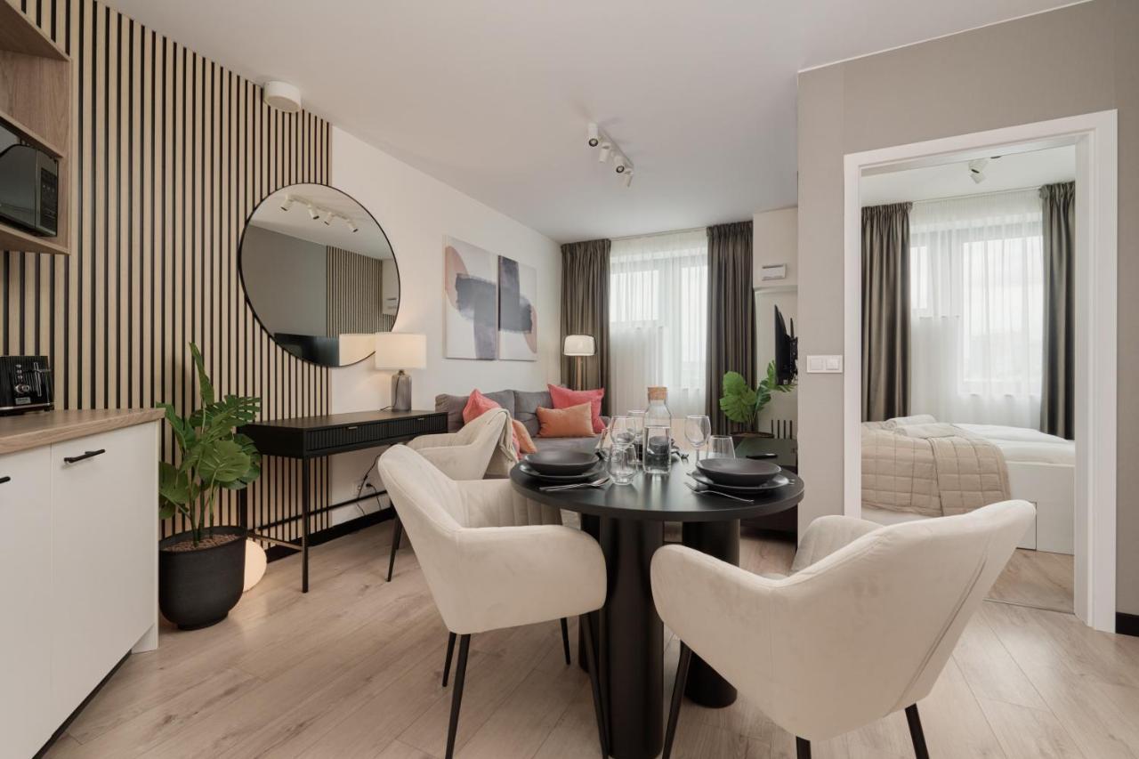 Wroclavia Apartments Dyrekcyjna By Noclegi Renters فروتسواف المظهر الخارجي الصورة