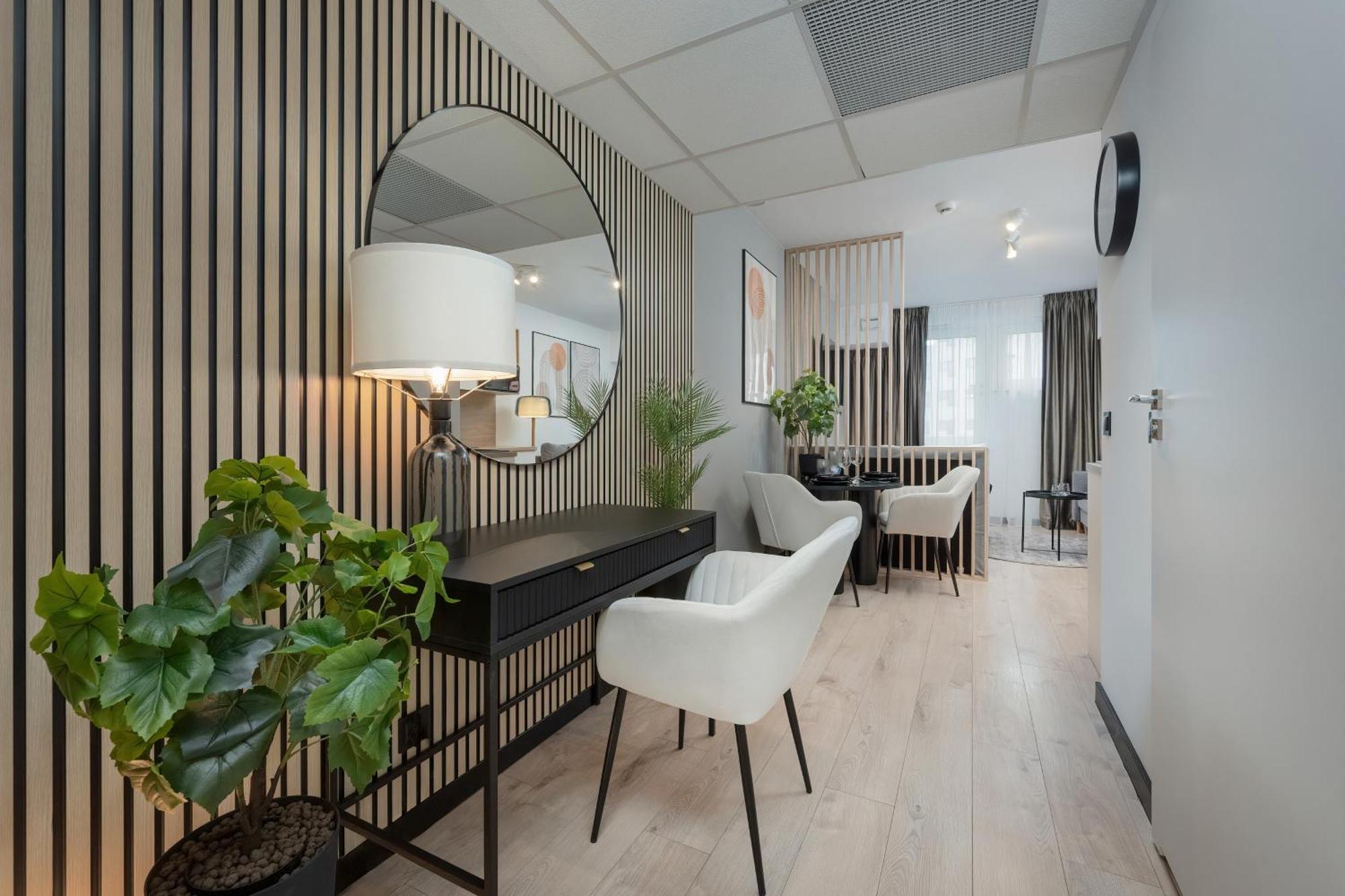 Wroclavia Apartments Dyrekcyjna By Noclegi Renters فروتسواف المظهر الخارجي الصورة